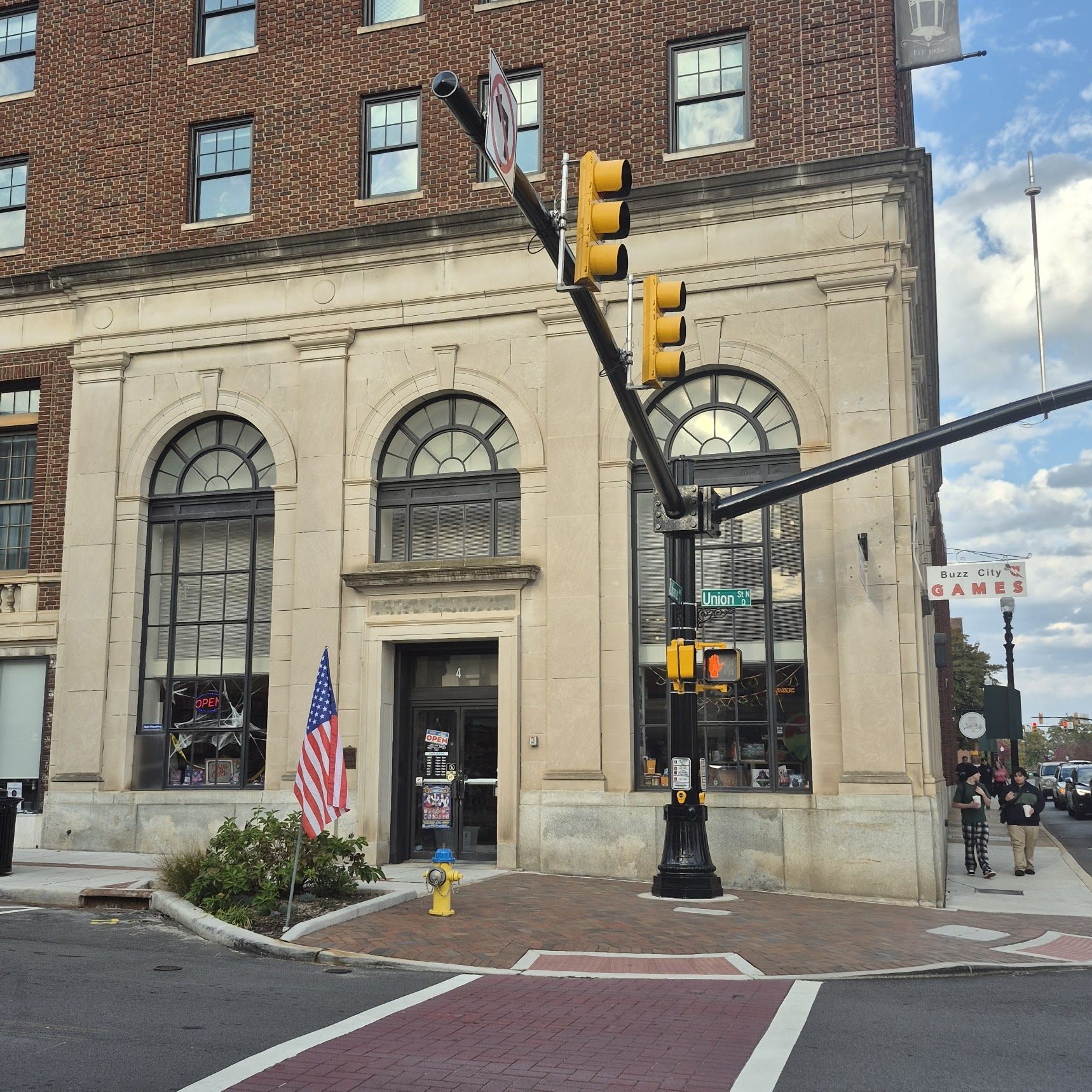 Buzz City Games storefront 4 Union St N